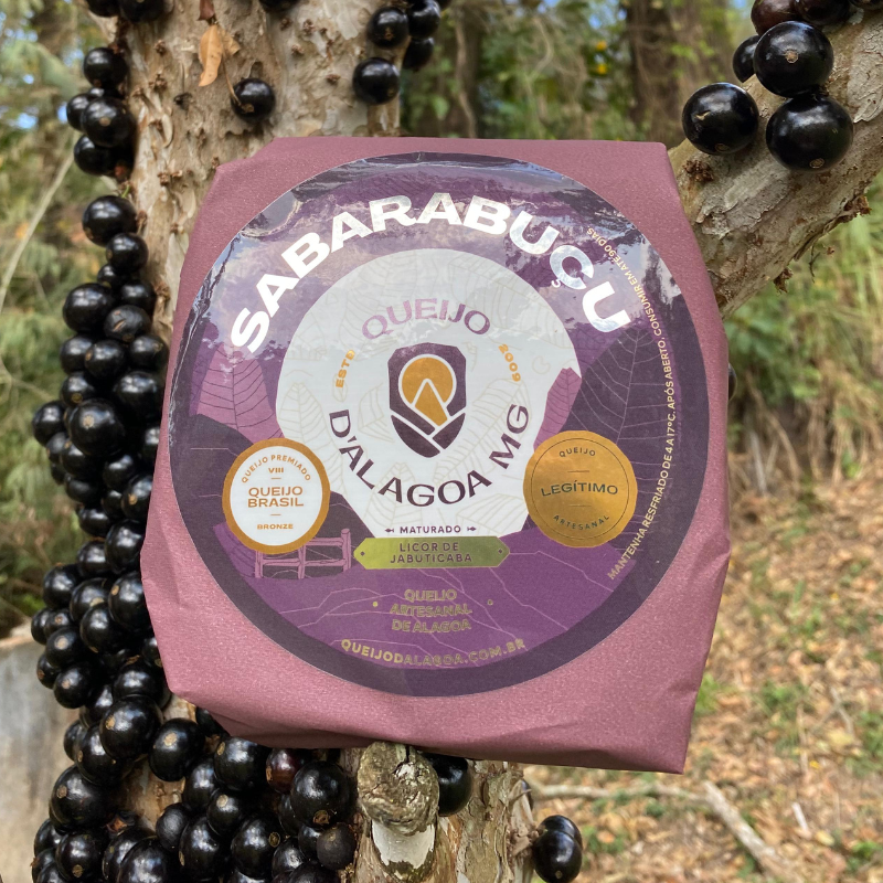 Queijo Artesanal com Licor de Jabuticaba 1kg - Premiado